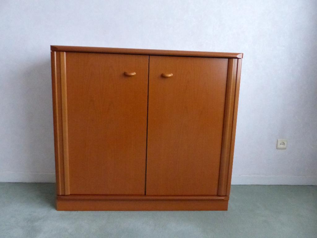 Kast met legplanken uit kersenhout, Huis en Inrichting, Kasten | Kleerkasten, Ophalen, Met plank(en), 100 tot 150 cm, Zo goed als nieuw
