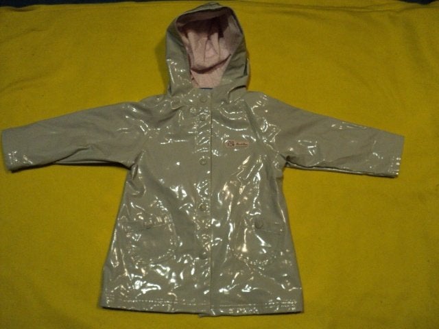 un imperméable ciré et une robe pour 5euros taille 18 mois, Enlèvement ou Envoi