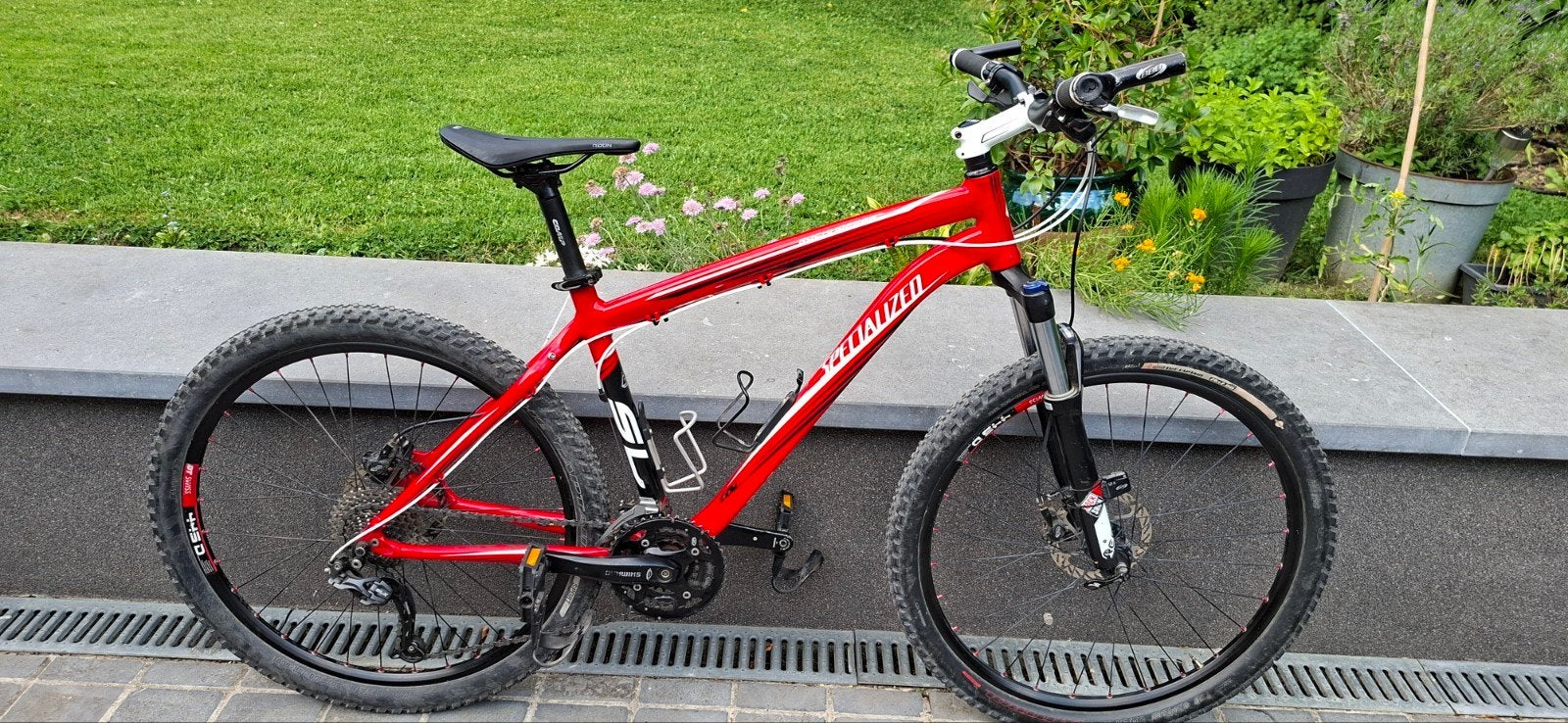 Vend VTT SPECIALIZED musculaire 17,5" rouge., Vélos & Vélomoteurs, Autres marques, 45 à 49 cm, Enlèvement, Utilisé