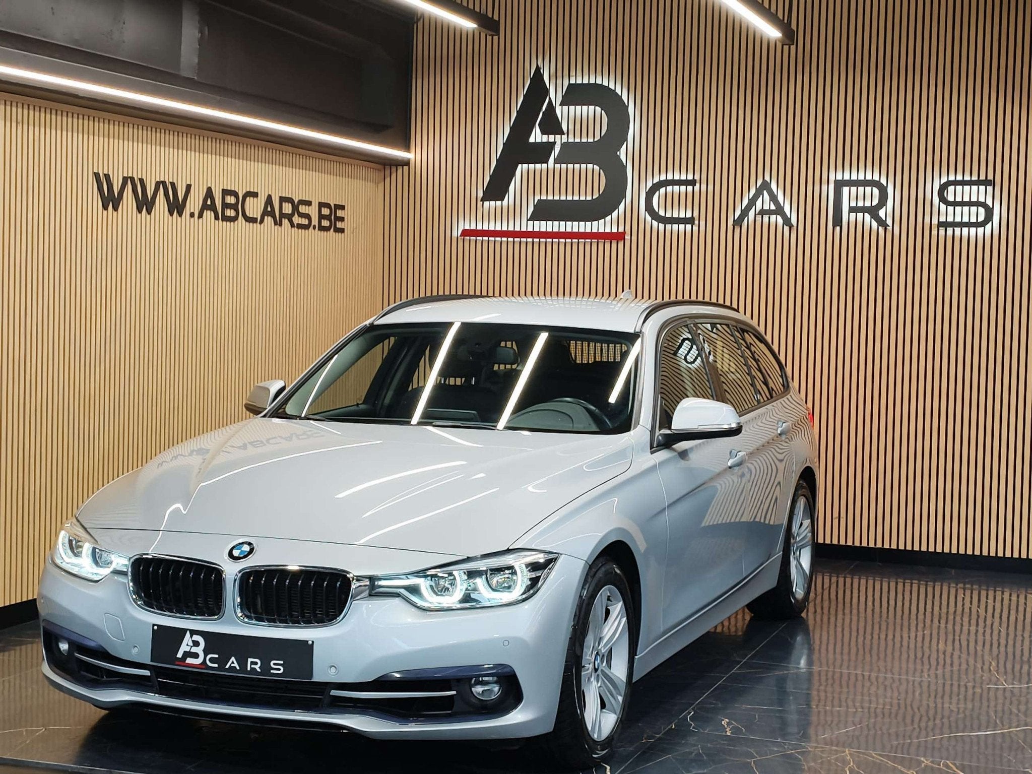 BMW 3 Serie 318 318IA PACK SPORT * GARANTIE 12 MOIS *, Auto's, Stof, Euro 6, Bluetooth, 136 pk