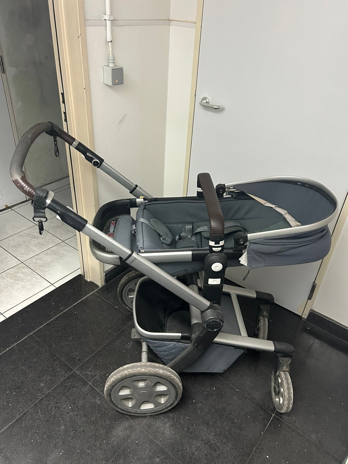 Hoogwaardige kinderwagen van Joolz —compleet met accessoires, Ophalen, Zo goed als nieuw, Kinderwagen