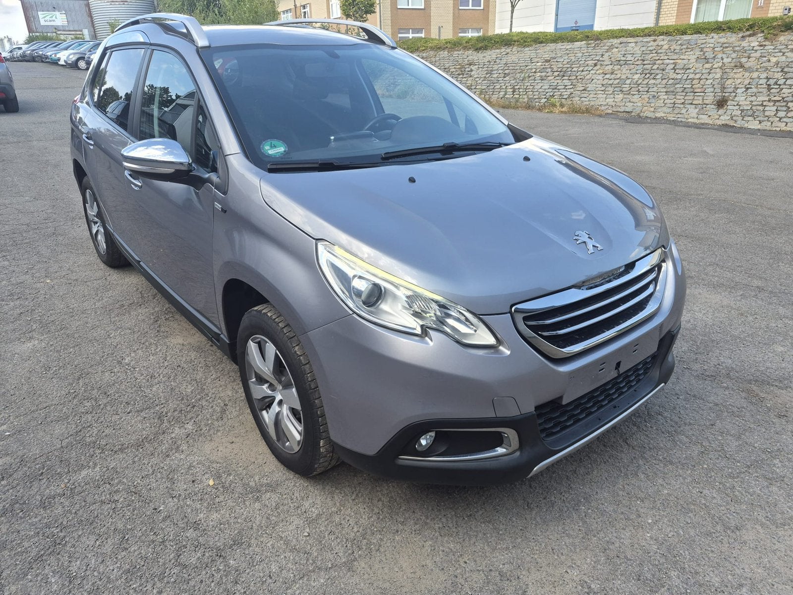 Peugeot 2008 1,2essence  euro5b 2015 111000km controle ok, Autos, Euro 5, Achat, Entreprise, Boîte manuelle
