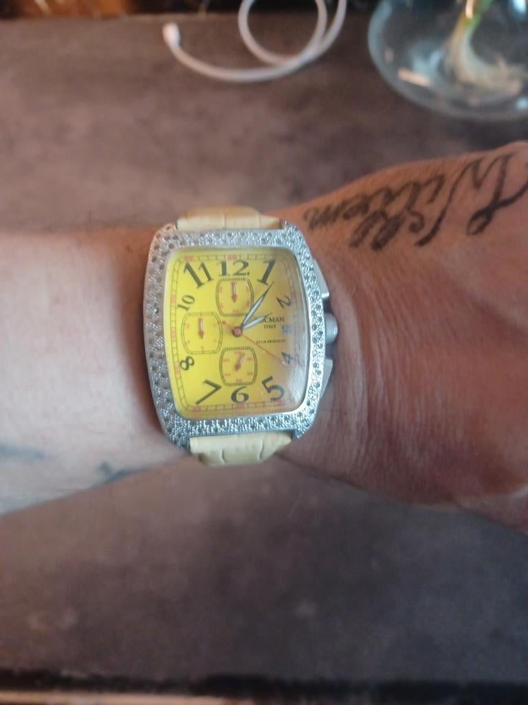 Gellow Locman Italy Diamond., Handtassen en Accessoires, Sporthorloges, Zo goed als nieuw, Geel, Ophalen of Verzenden