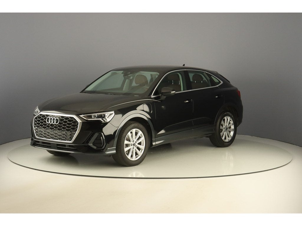 Audi Q3 SB 45TFSIe 245pk Pack Platinum, Auto's, Audi, 245 pk, Euro 6, Zwart, Bruin