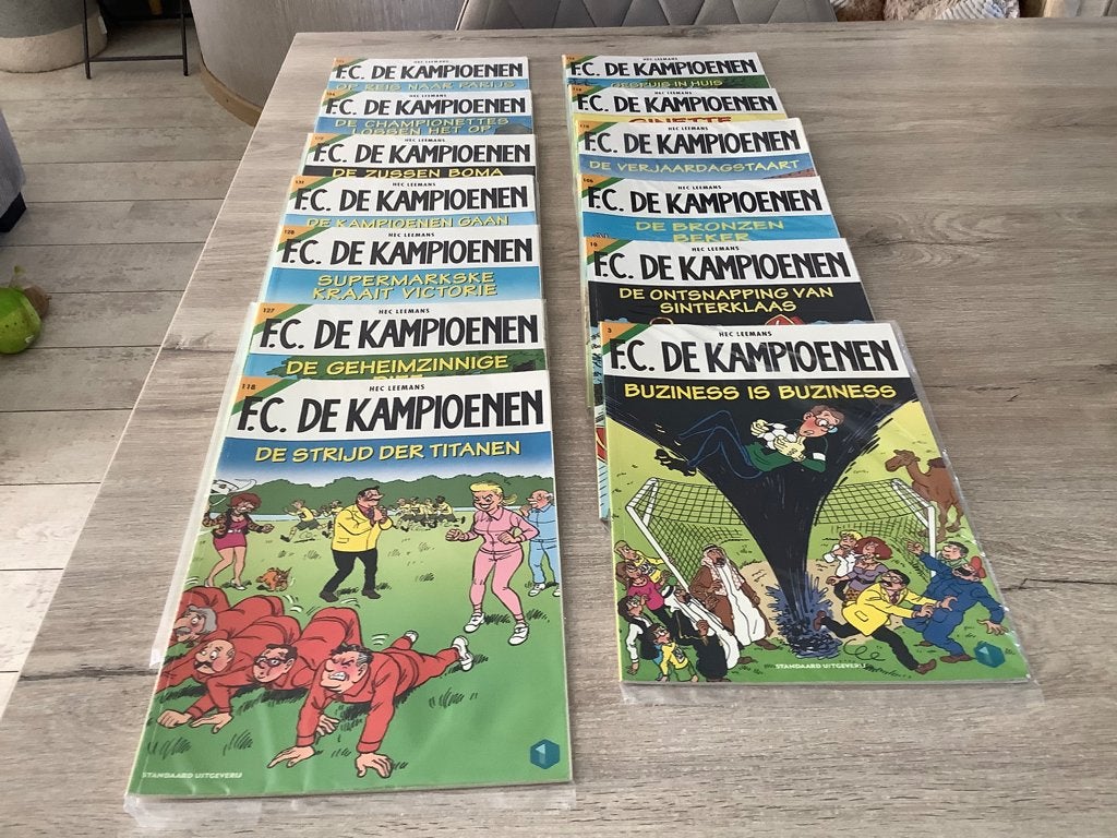 F.C.De Kampioenen verschillende strips (2021-2025), Hec Leemans, Ophalen of Verzenden, Zo goed als nieuw, Meerdere stripboeken