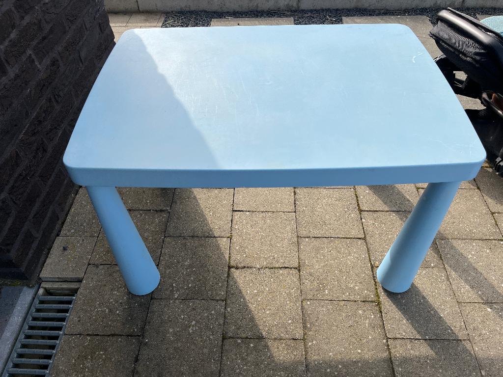 Kindertafel met 2 stoeltjes, Kinderen en Baby's, Kinderkamer | Tafels en Stoelen, Ophalen, Gebruikt