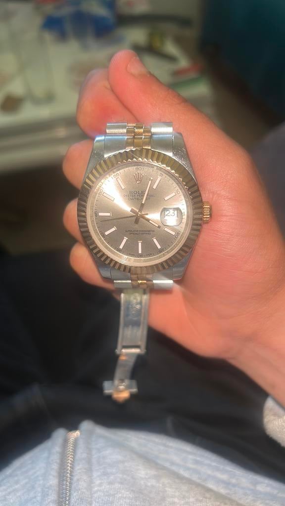 Rolex te koop weet niet of hij echt is, Enlèvement, Or