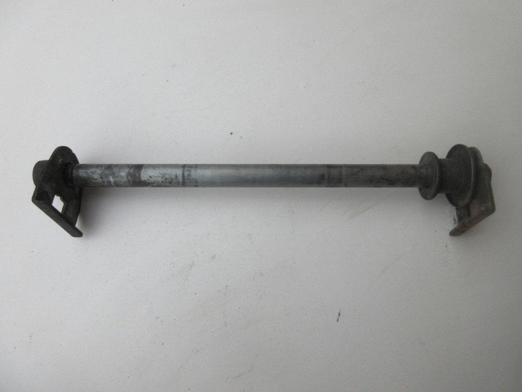 Suzuki GSX600 achterwielas GSX 600 achteras wielas achter as, Ophalen of Verzenden, Gebruikt