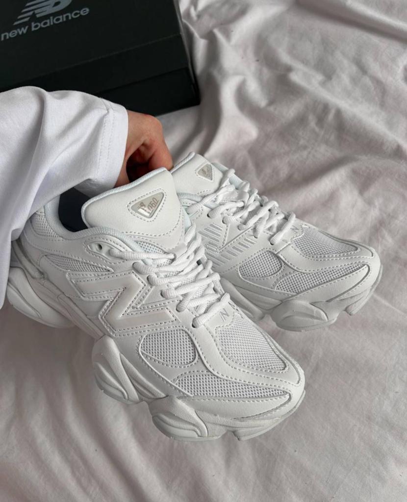 New Balance 9060 Unisex Wit Maat 39,5 Nieuw!!, Enlèvement ou Envoi