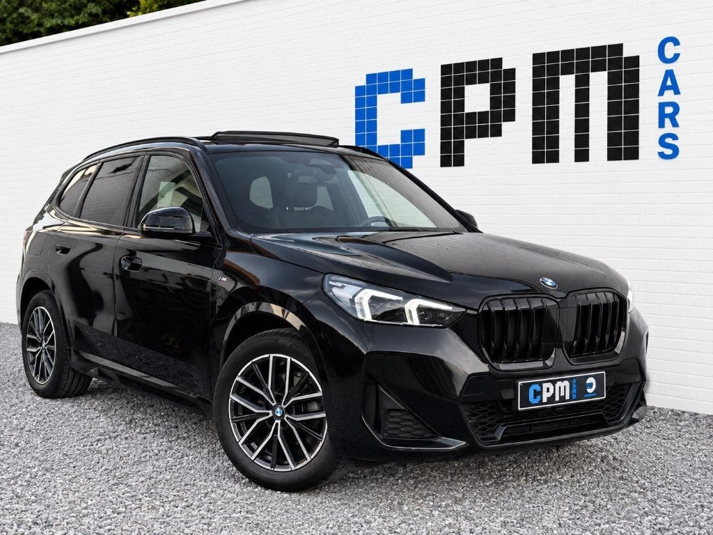 BMW X1 * M - PACK * PANO * CAMERA * TREKHAAK * FULL HISTOR, Autos, Achat, Euro 6, Entreprise, Noir