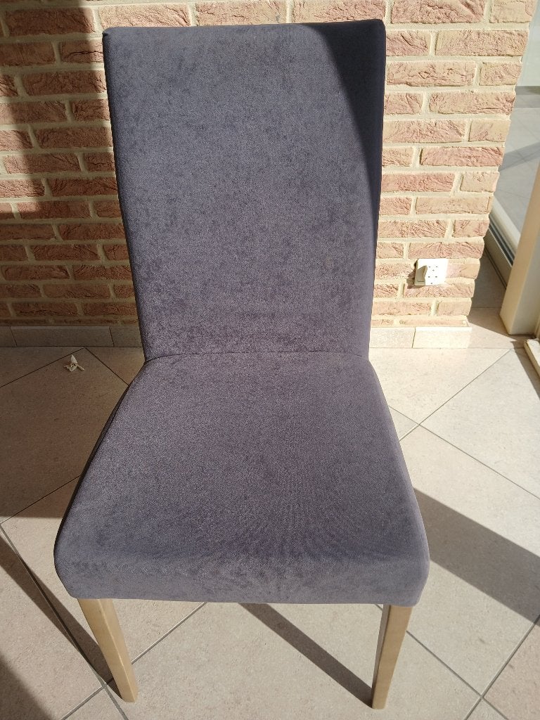 À vendre : 4 chaises en bon état, Gris, Comme neuf, Enlèvement, Modern