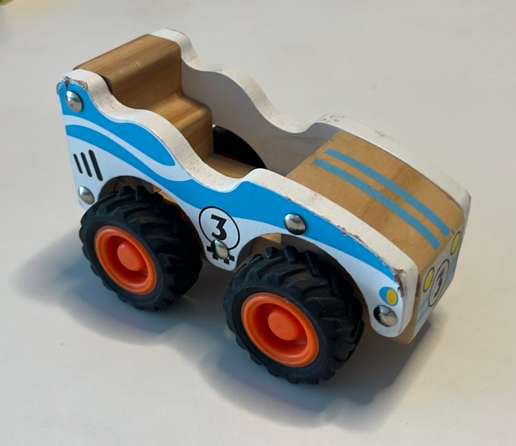 2 houten speelgoedauto’s, Kinderen en Baby's, Speelgoed |Speelgoedvoertuigen, Ophalen of Verzenden, Zo goed als nieuw