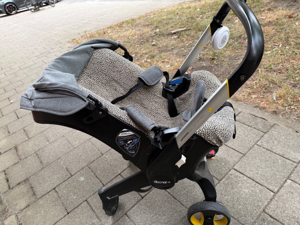 Doona buggy met 2 autobasissen, Ophalen, Gebruikt, Overige merken, Zonnekap