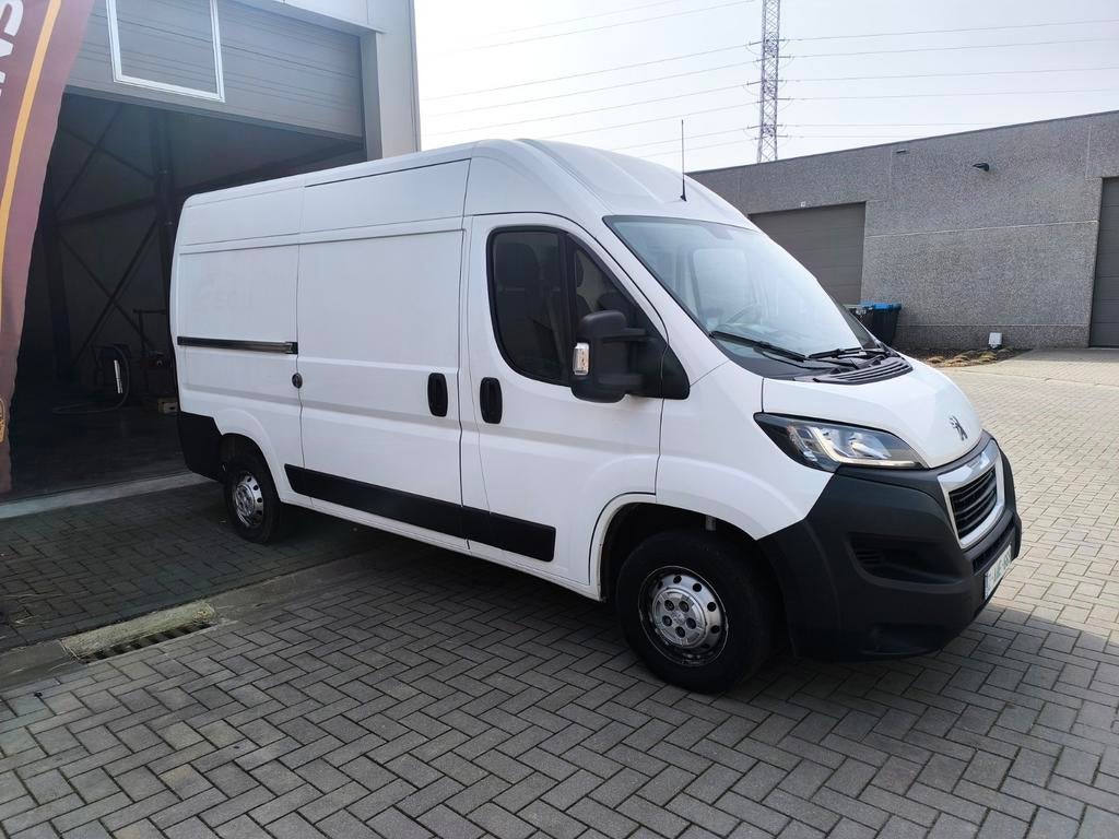 Peugeot Boxer bwj 12/2020 L2H2 130pk 9860€ netto, Entreprise, 3 places, Boîte manuelle, Noir