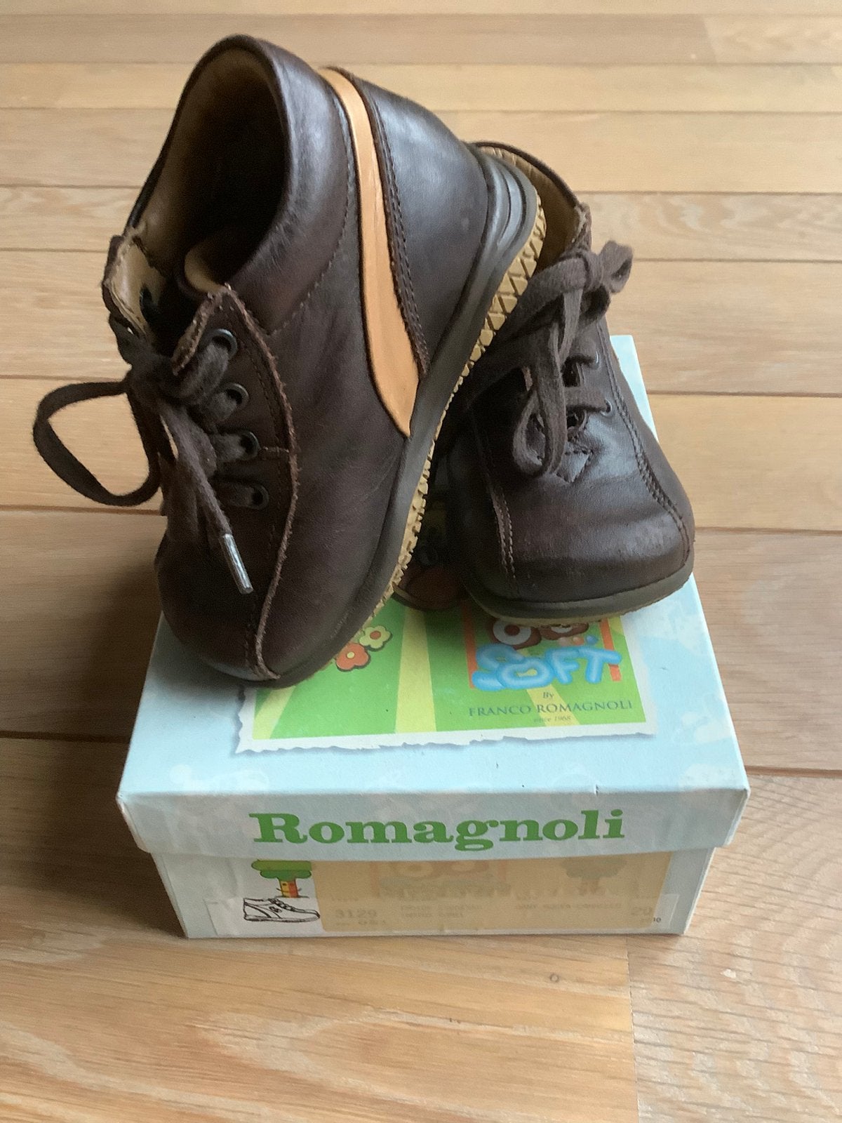 Bruine lederen schoenen maat 20. Merk Romagnoli. Unisex., Kinderen en Baby's, Jongetje of Meisje, Ophalen of Verzenden, Gebruikt