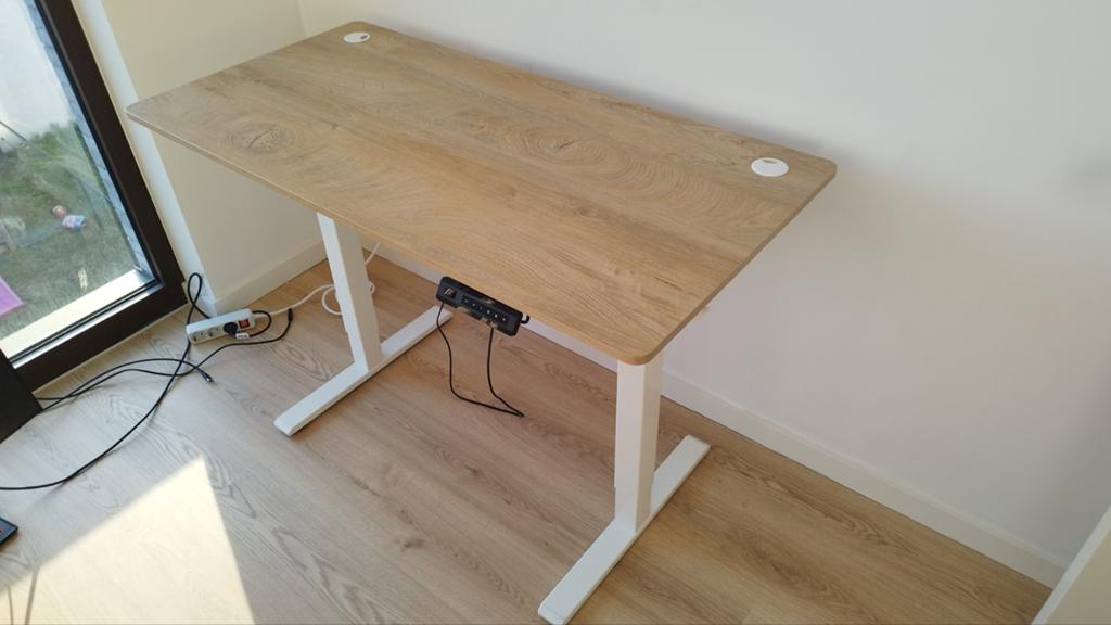 Elektrisch Zit-Sta Bureau, Huis en Inrichting, Bureaus, Zit-sta bureau, Wit, Elektrisch, Ophalen