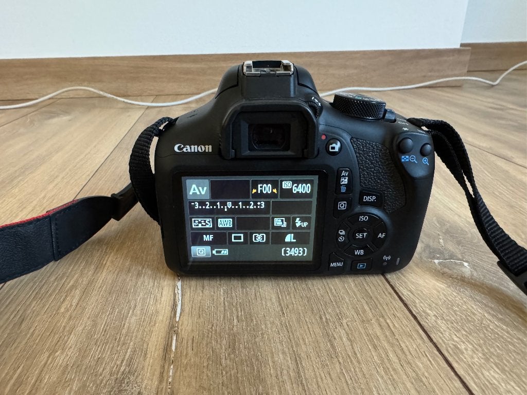 Canon EOS 1300D + lens 18-55mm, TV, Hi-fi & Vidéo, Batterie, Canon, Comme neuf, Enlèvement
