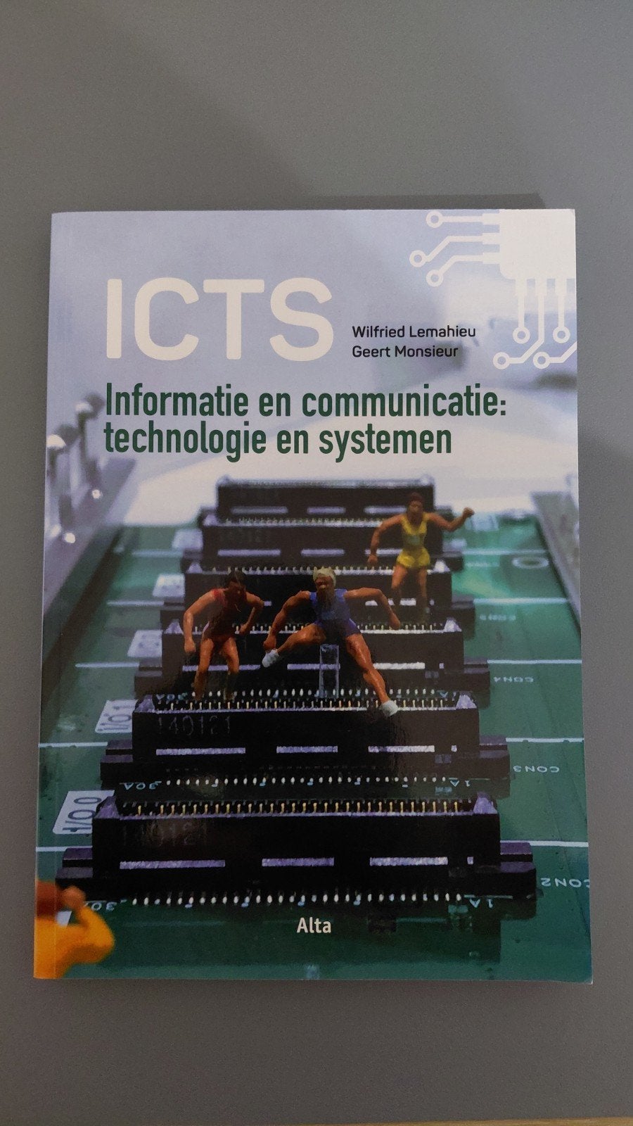 Informatie en communicatie: technologie en systemen (ICTS), Ophalen, Geert Monsieur; Wilfried Lemahieu