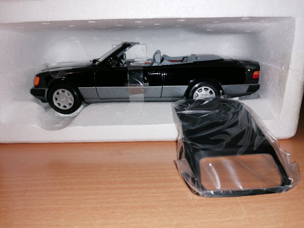 Miniatuur Mercedes Benz A124 300 CE Cabrio Nieuw 1/18 Norev, Ophalen of Verzenden, Nieuw, Auto, Norev