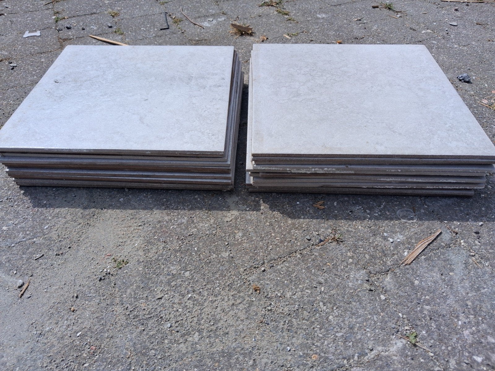 mooie, lichte wandtegels (33,5 op 33,5cm, Ophalen, Zo goed als nieuw, Minder dan 5 m², Wandtegels