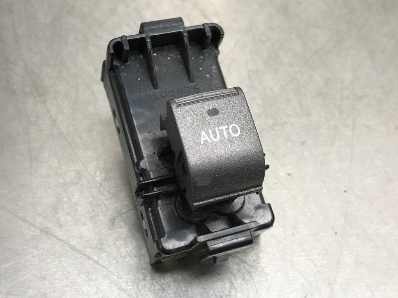 COMMUTATEUR VITRES ELECTRIQUES Lexus LS (F4) (|8481050020|), Utilisé, Lexus