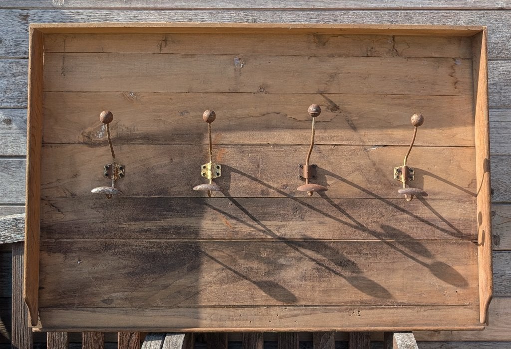 Porte-manteau en brocante d'un bistrot du sud de la France., Enlèvement
