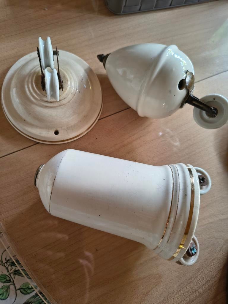 Ensemble de 3 plafonniers en porcelaine, Enlèvement