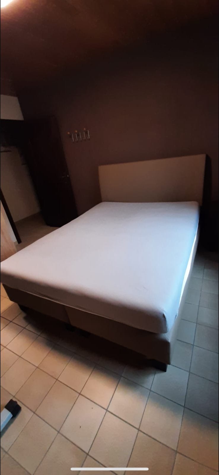 Boxspring Odrada 160x200 taupe/beige – zeer goede staat, Ophalen, Zo goed als nieuw, Beige, 200 cm