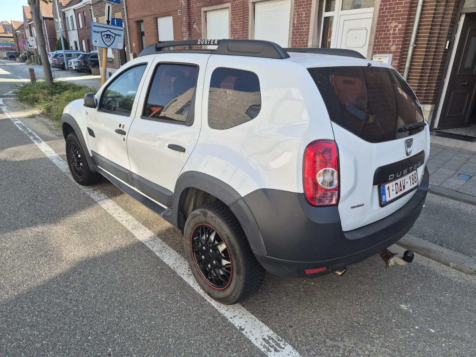 Dacia Duster 1.5DCi , 159.778km, Auto's, Dacia, Euro 5, Zwart, Duster, Wit