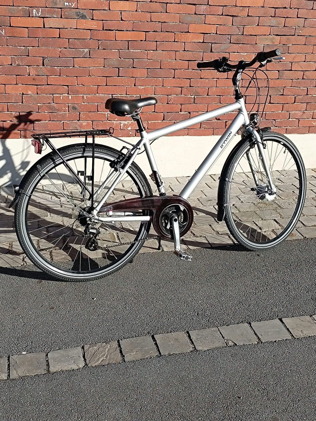 Vélo VTC BTWIN HOPRIDER 300 28 pouces 21 V comme neuf, Enlèvement, Comme neuf, Frein sur jante, Autres marques
