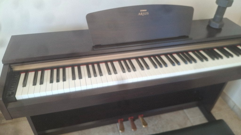 Yamaha arius, Musique & Instruments, Neuf, Enlèvement, Piano, Digital