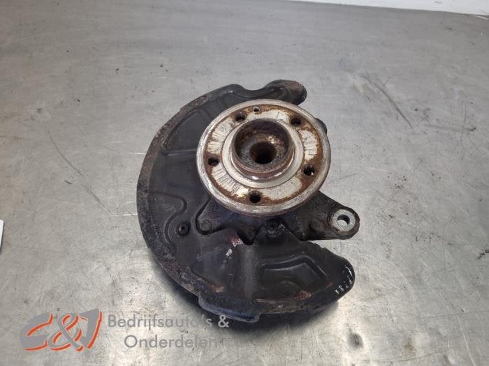 Fusee links-voor van een Mercedes Vito, Gebruikt, -, Ophalen of Verzenden, -