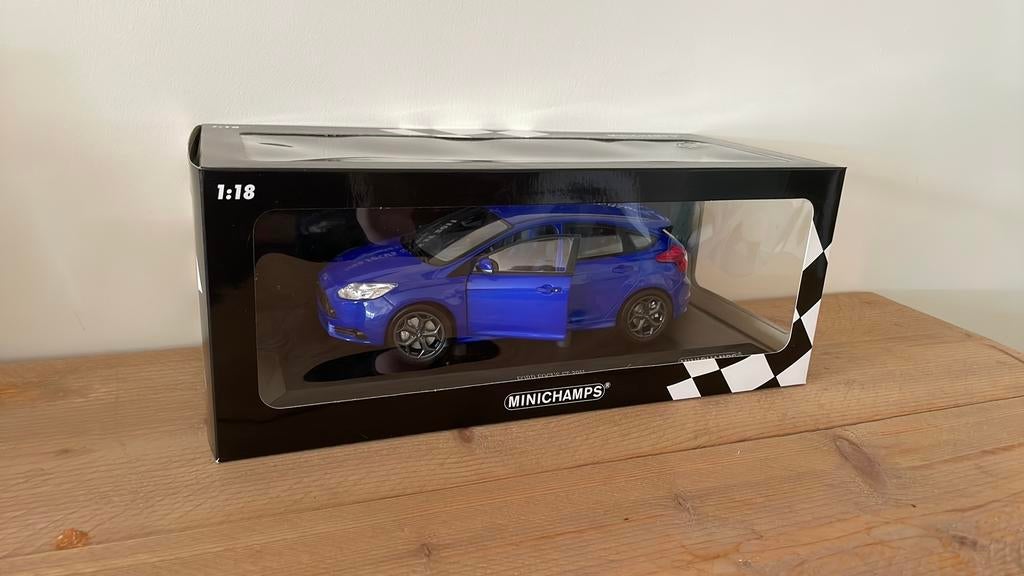 Minichamps Ford Focus ST 2011 échelle 1:18 édition limitée, Enlèvement ou Envoi, Neuf, Voiture, MiniChamps