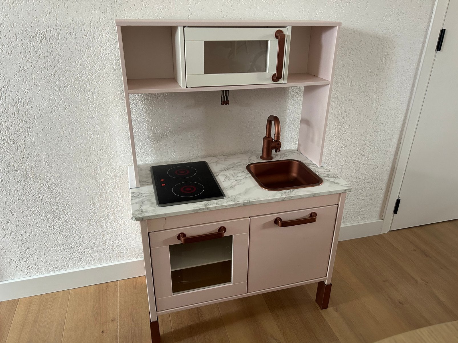 Ikea keukentje gepimpt, Enlèvement, Utilisé