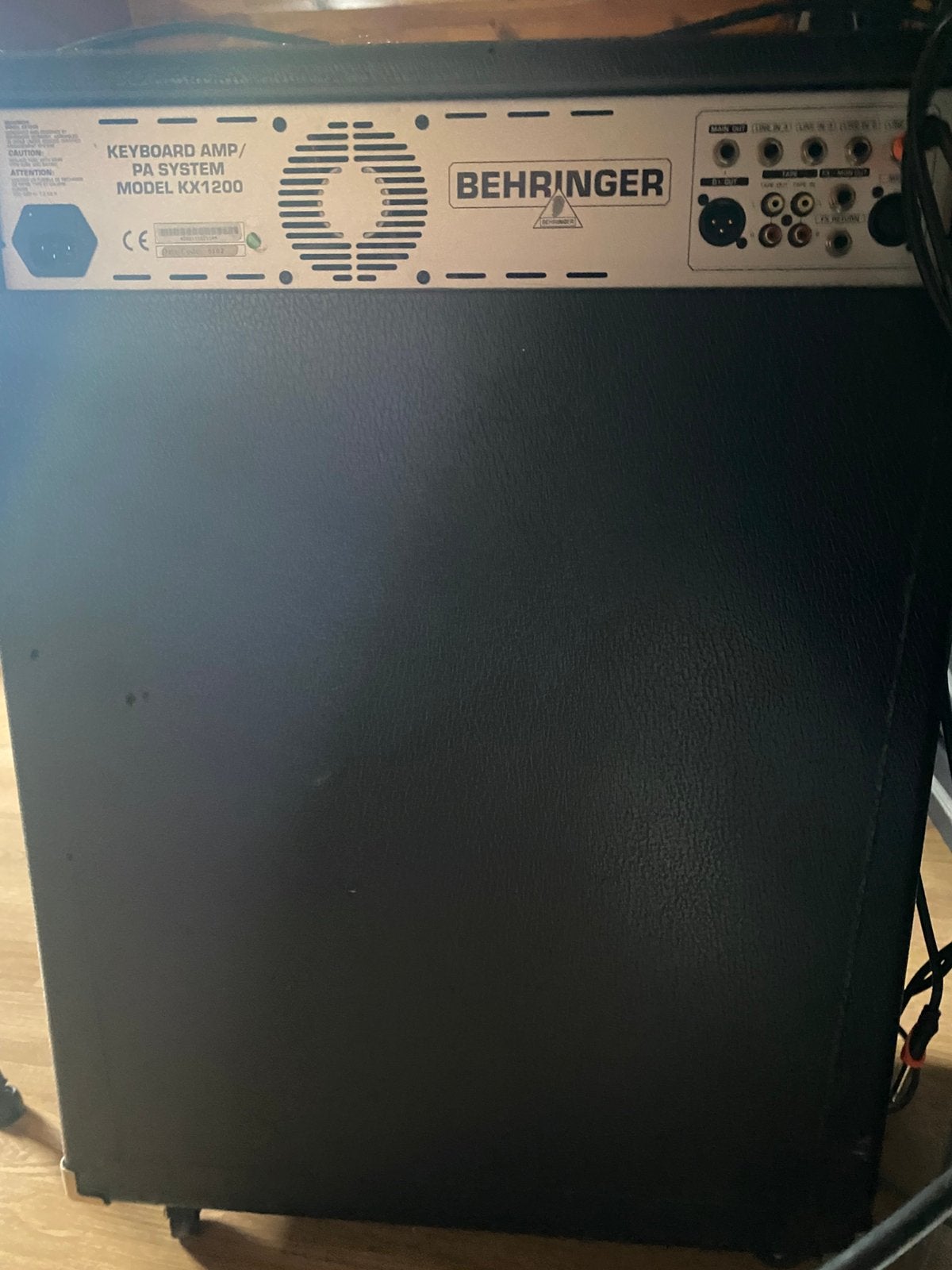Behringer versterker, Ophalen, Zo goed als nieuw