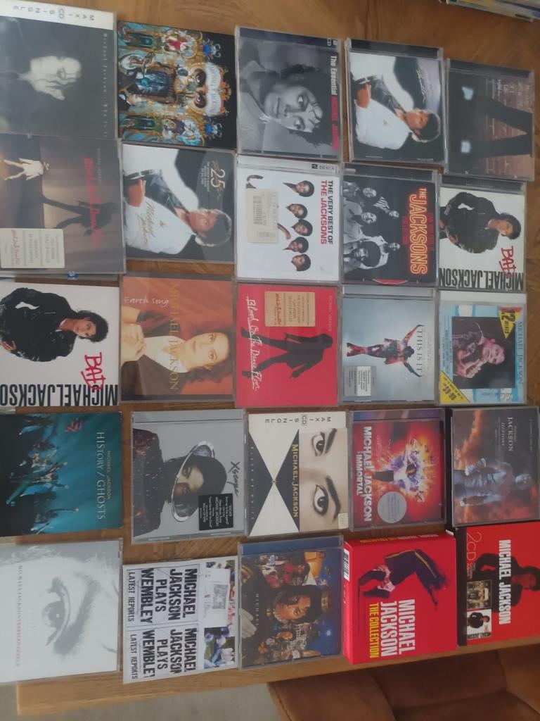 Lot michael jackson met collector items, Enlèvement ou Envoi