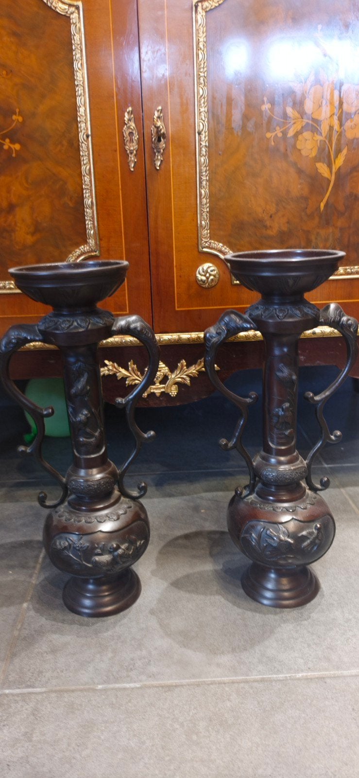 Paire de vases japonais anciens en bronze d'époque Meiji 37, Antiquités & Art, Enlèvement