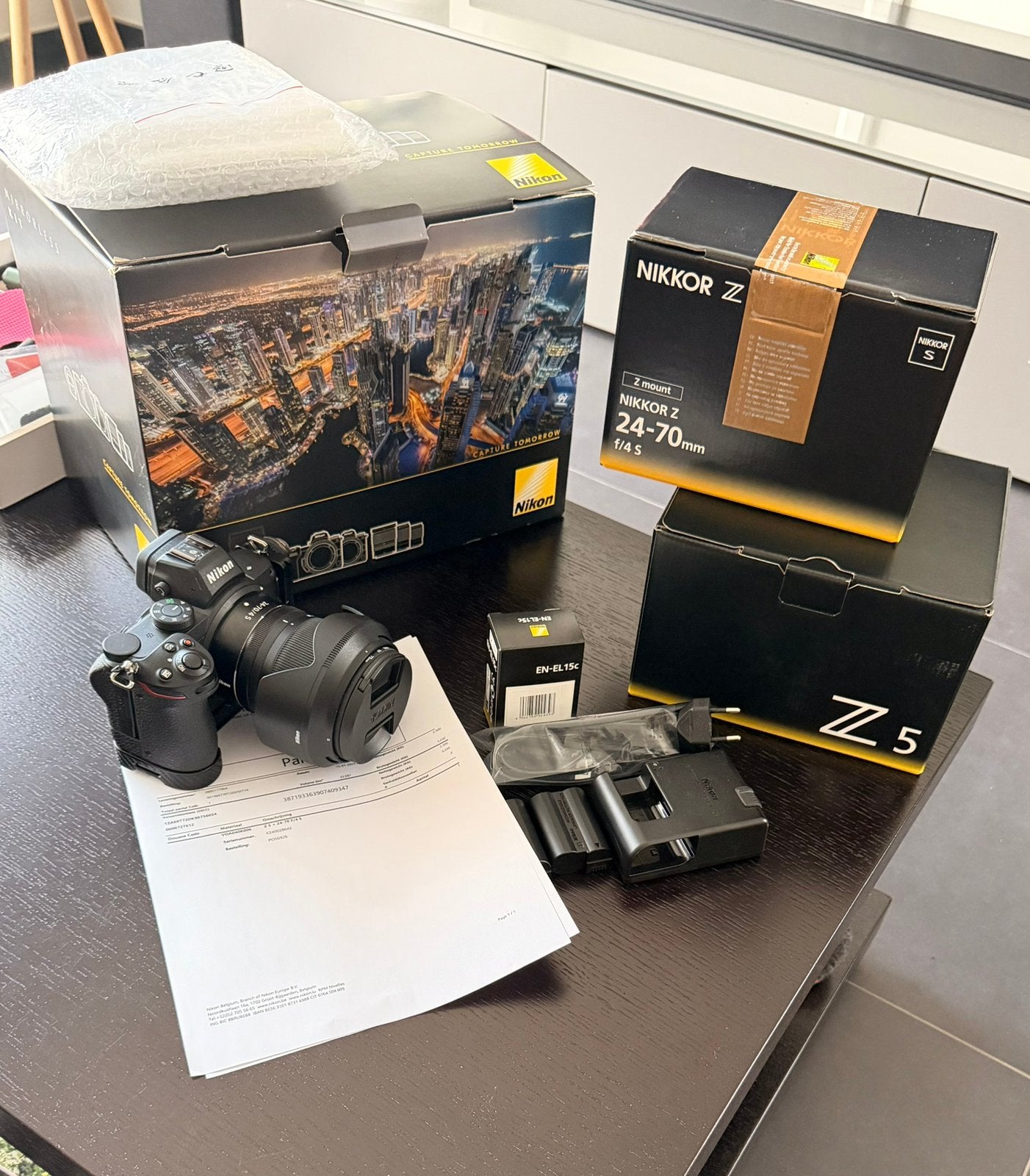 Nikon Z5 + 24-70 mm f/4 S - Comme neuf + 2 batteries + cage, TV, Hi-fi & Vidéo, Appareils photo numériques, Moins de 4 fois, Pare-soleil