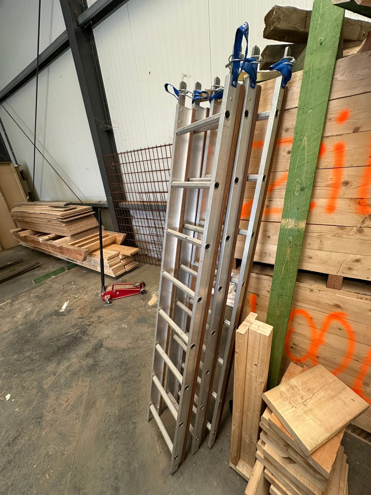 Solide daktrap 3x 2m + nokhaak, Ophalen, Zo goed als nieuw