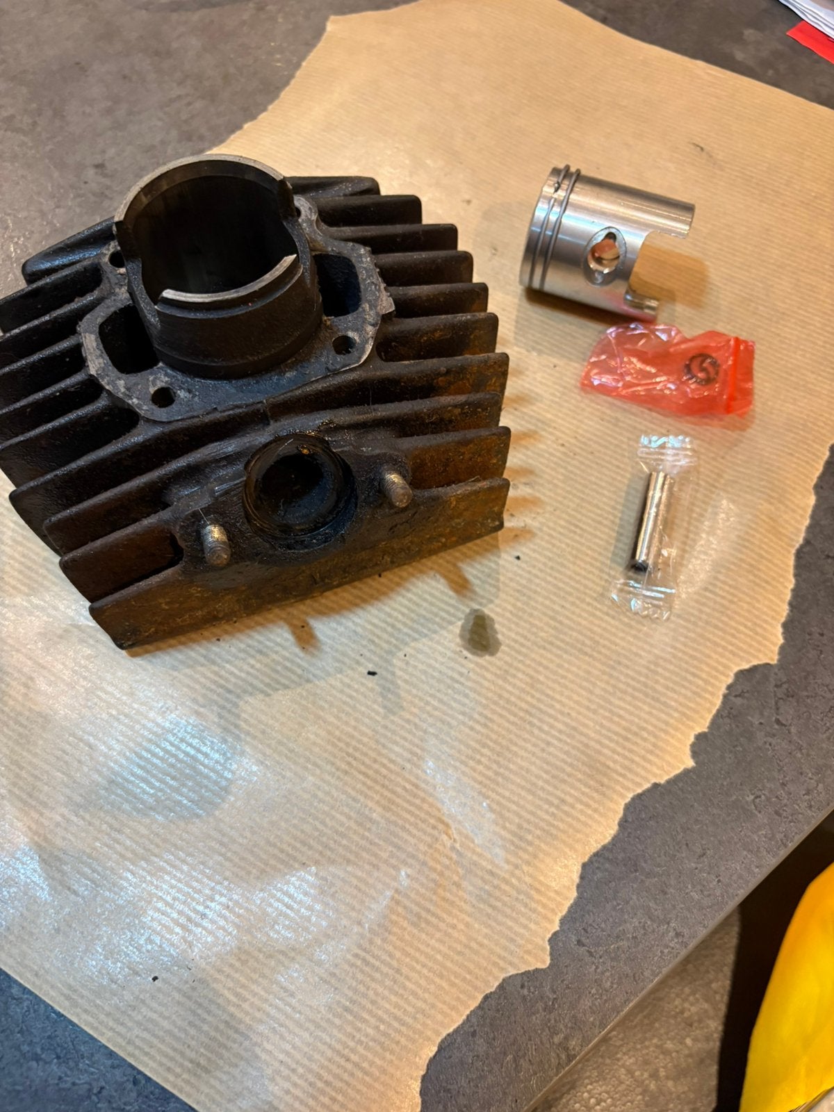 honda camino cilinder met nieuwe piston, Ophalen of Verzenden, Gebruikt