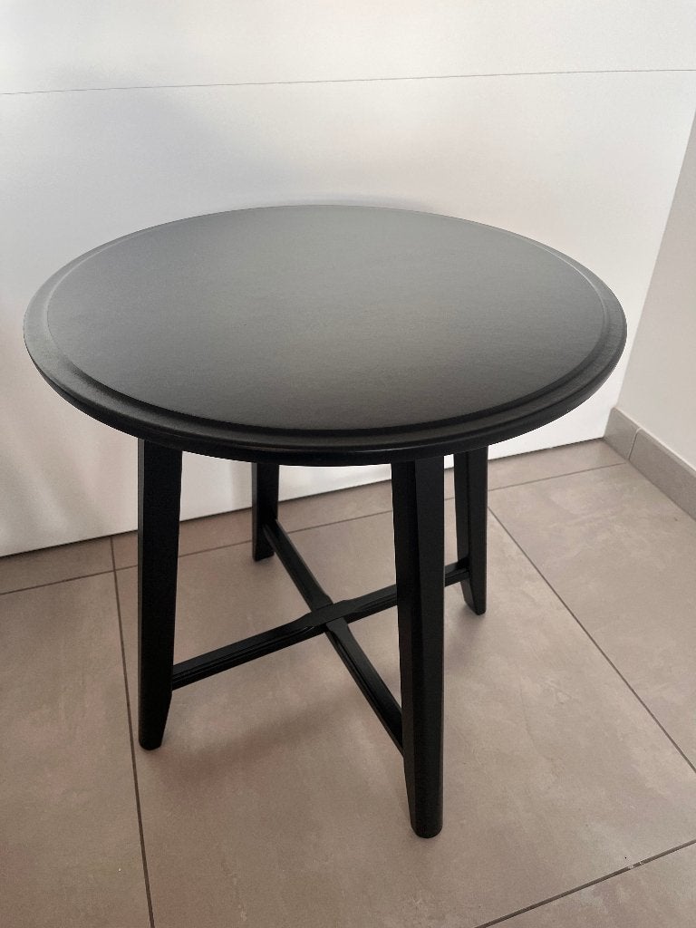 IKEA KRAGSTA - Set van 2 zwarte bijzettafels, Minder dan 55 cm, Rond, Zo goed als nieuw, Scandinave, Classique