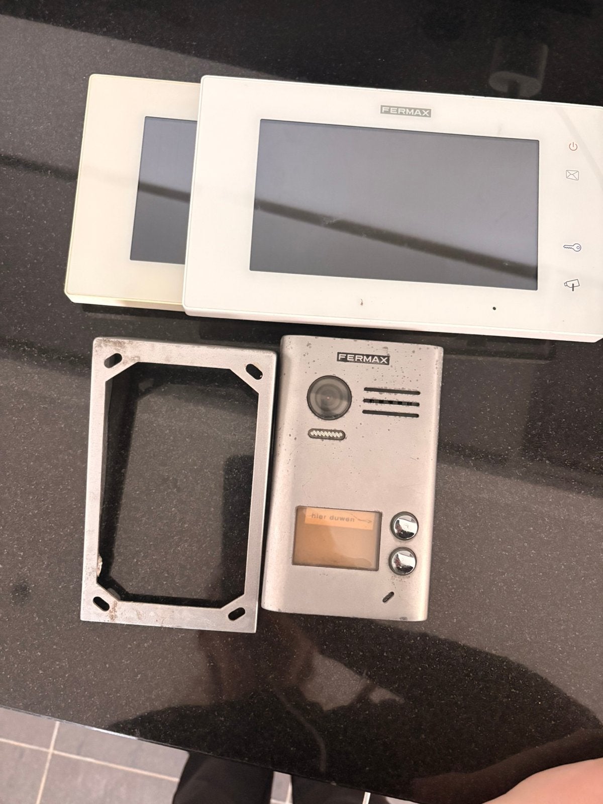 Fermax deurbel met camera en 2 tablets kwalitatief merk, Ophalen of Verzenden, Zo goed als nieuw