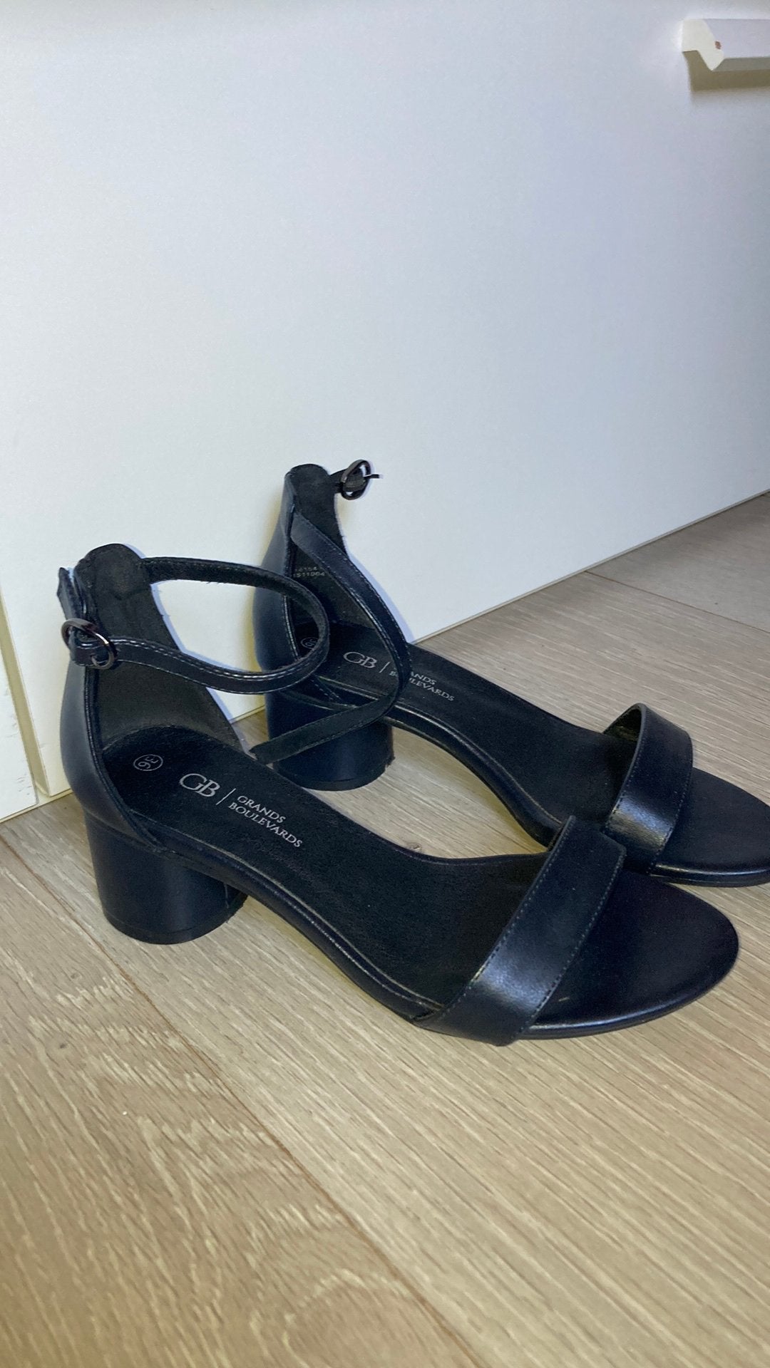 Sandales talons noir, Enlèvement ou Envoi, Comme neuf, Escarpins