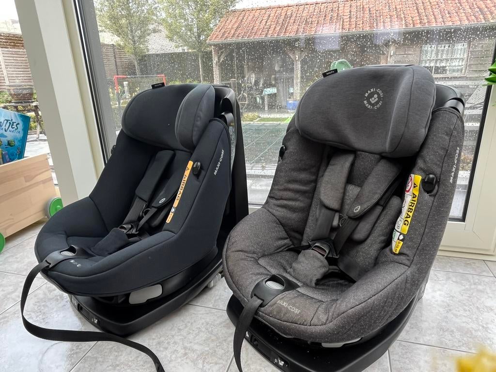 2 autostoelen maxi cosi 360 axxisfix, Ophalen, Zo goed als nieuw, Isofix