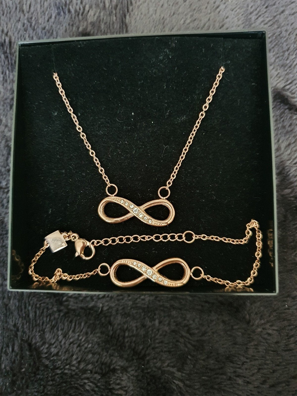 Halsketting met bijpassende armband in rosékleurig edelstaal, Ophalen of Verzenden, Nieuw, Roze, Met strass