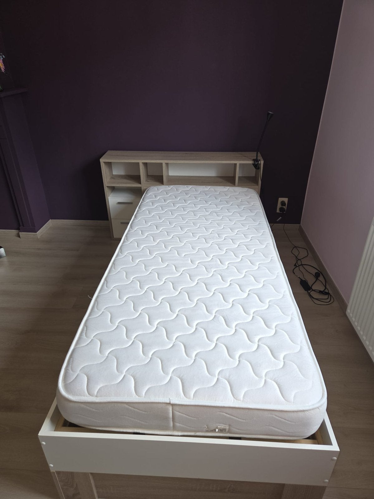 1 persoonsbed + lattenbodem + matras, Ophalen, Zo goed als nieuw, Eenpersoons
