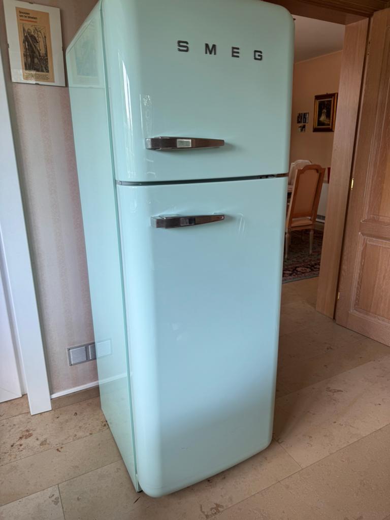 Smeg Koelkast + vriezer, Elektronische apparatuur, Koelkasten en IJskasten, Ophalen, Zo goed als nieuw