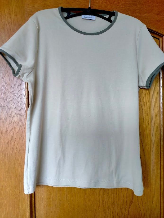 T-shirt,beige en kaki,ronde hals,korte mouwtjes,maat:42., Taille 42/44 (L), Manches courtes, Blanche Porte, Enlèvement ou Envoi