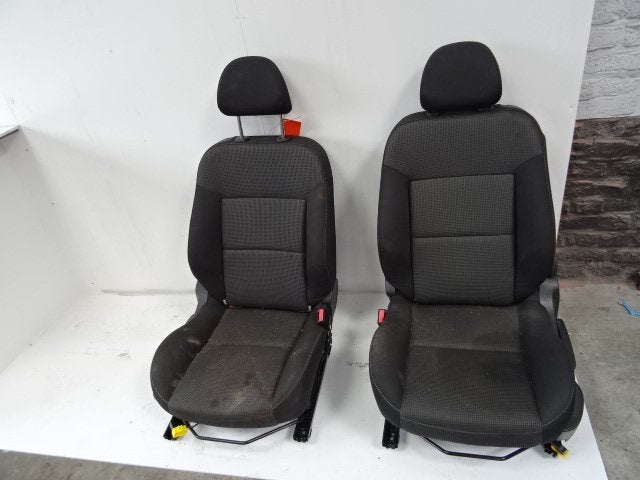 INTERIEUR Peugeot 207 CC (WB) (01-2007/01-2015), Gebruikt, Mevr. I. Hauben, Rue de l'Espoir 34 34
4030  GRIVEGNÉE, BE, Info@Collignon.be