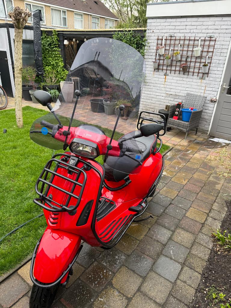 Vespa sprint 2018, Fietsen en Brommers, Scooters | Vespa, Ophalen, Overige modellen, Klasse A (25 km/u), Zo goed als nieuw